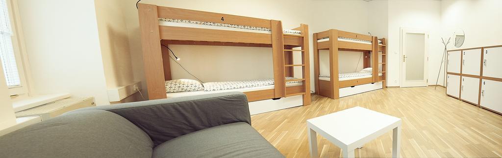 Hostel Folks Bratislava Ruang foto